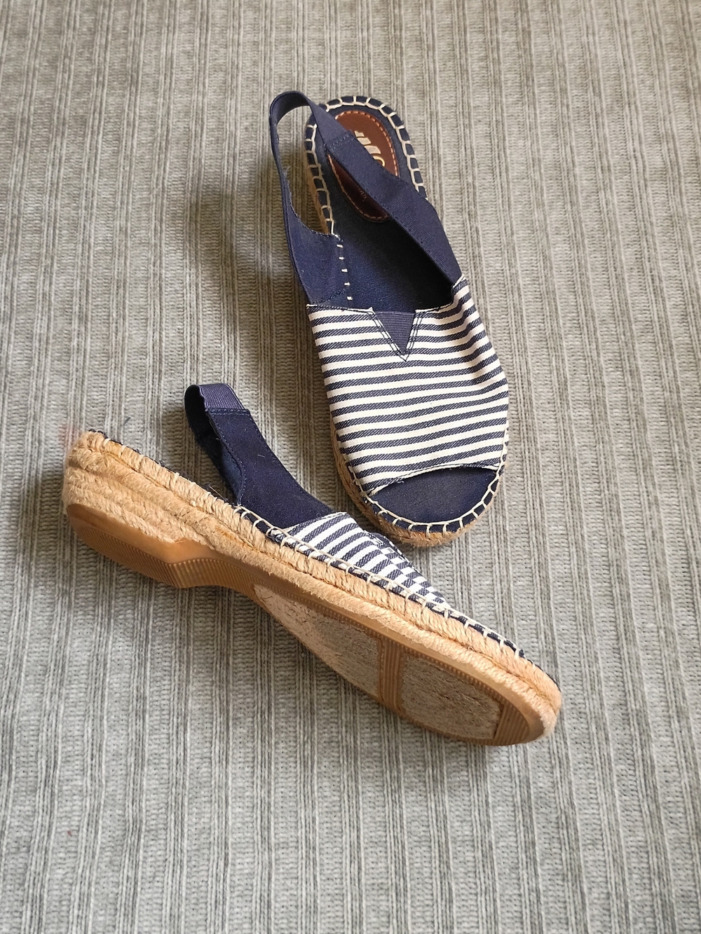 Cliffs by White Mountain Navy Blue Striped Espadrille Slingback Sandals Size 8US